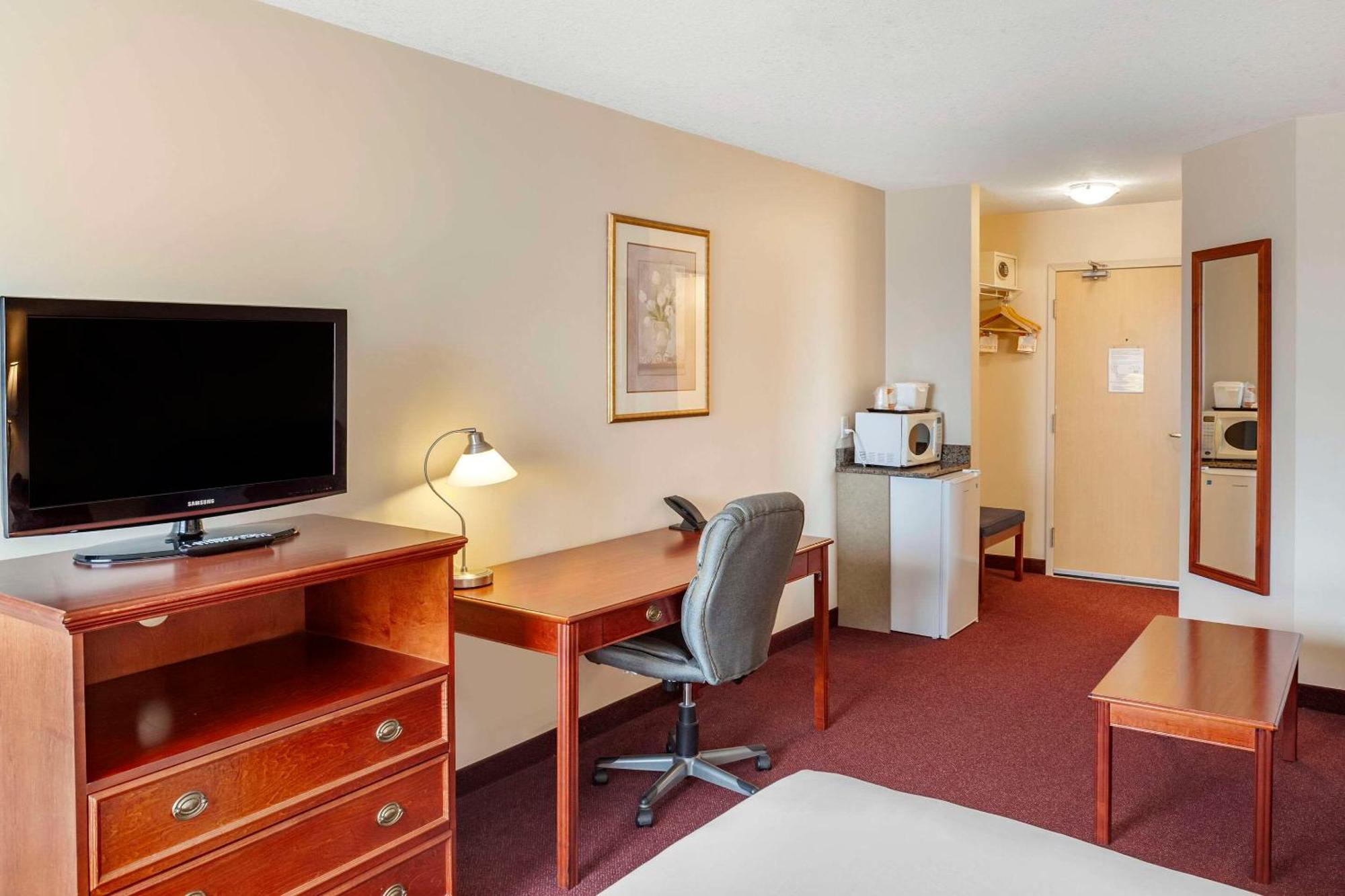 Quality Inn & Suites Edmonton International Airport Leduc Zewnętrze zdjęcie