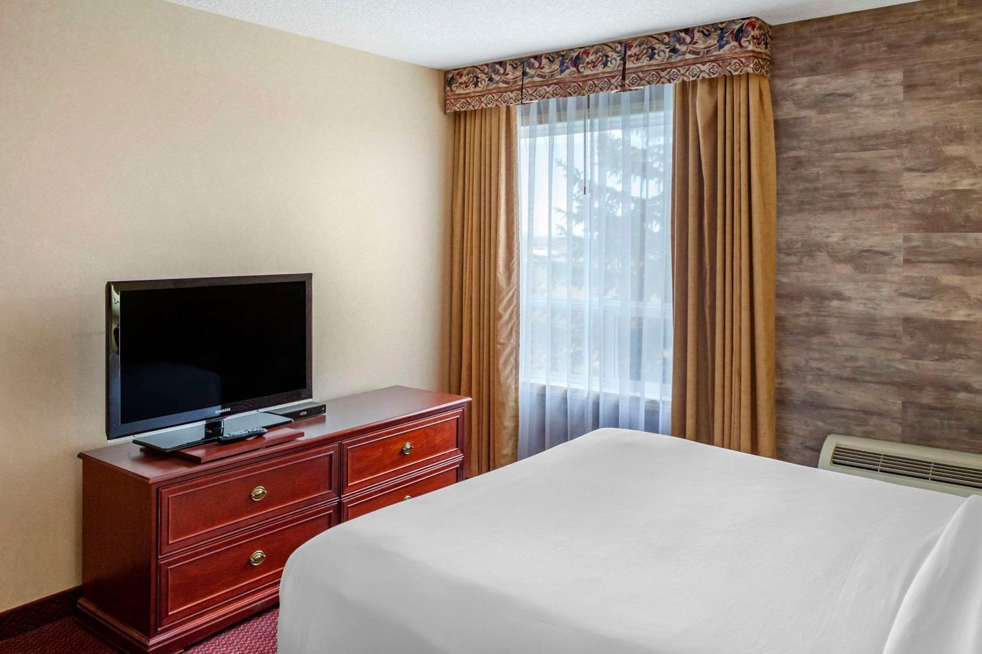 Quality Inn & Suites Edmonton International Airport Leduc Zewnętrze zdjęcie