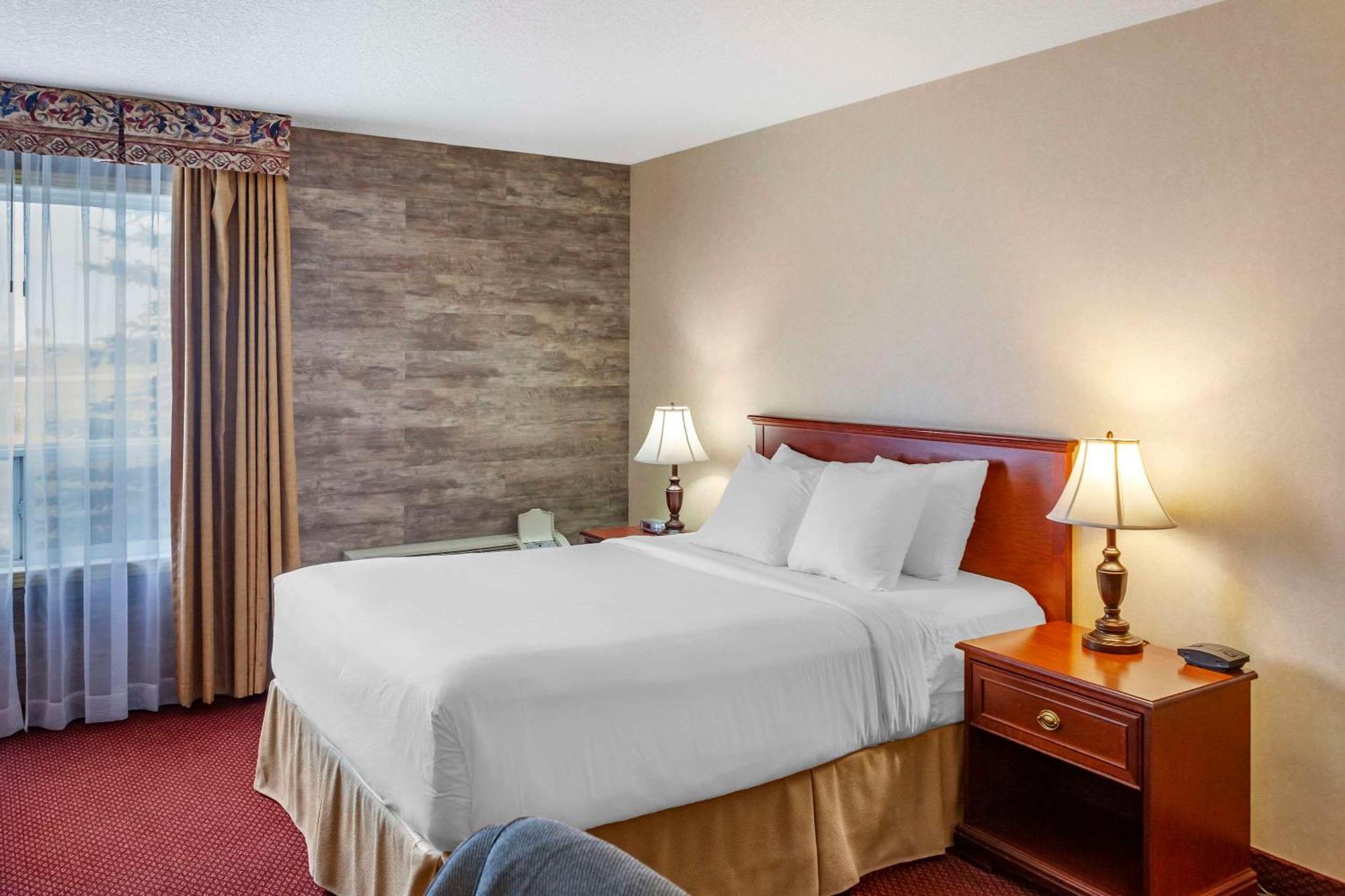 Quality Inn & Suites Edmonton International Airport Leduc Zewnętrze zdjęcie