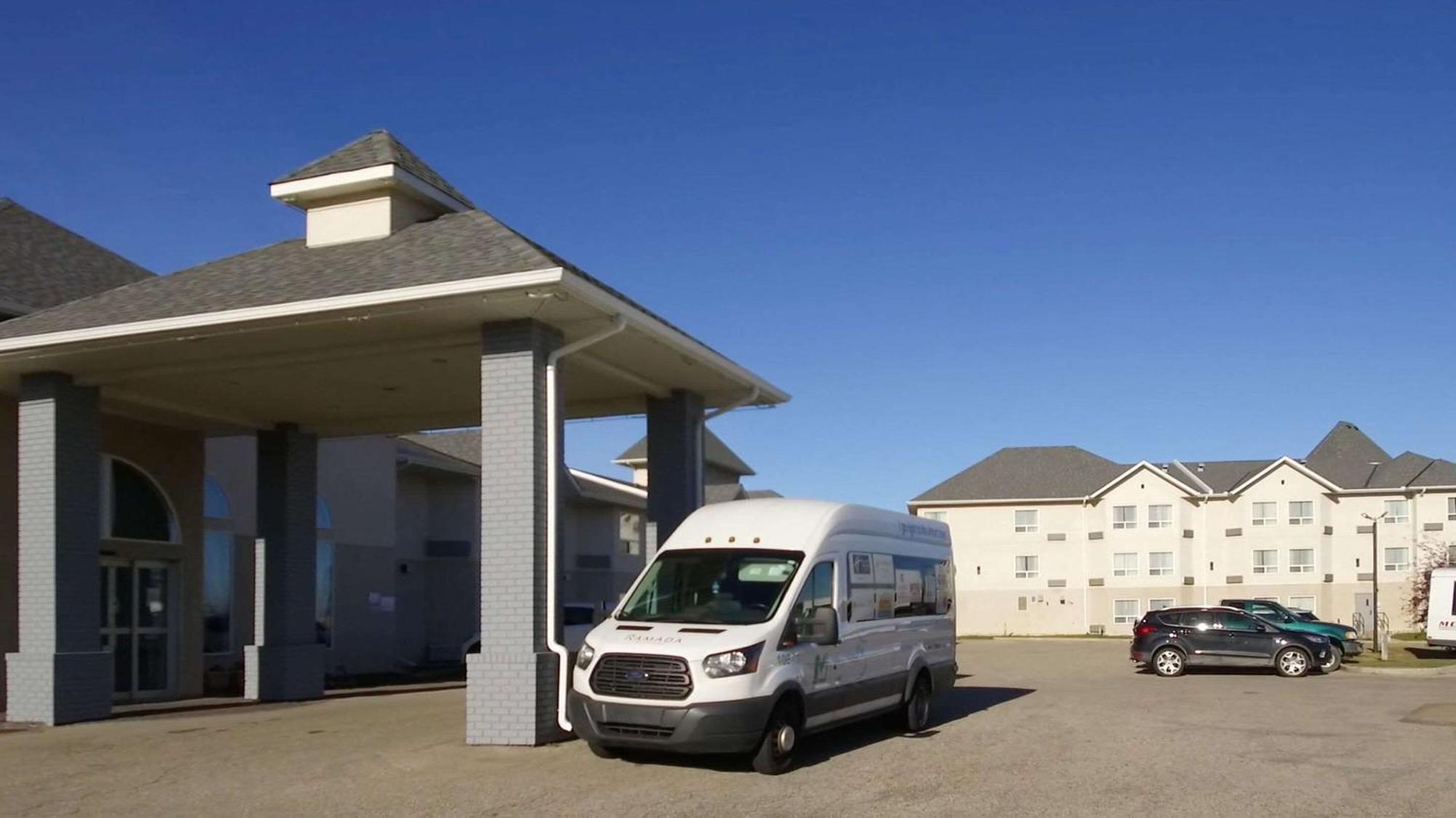 Quality Inn & Suites Edmonton International Airport Leduc Zewnętrze zdjęcie