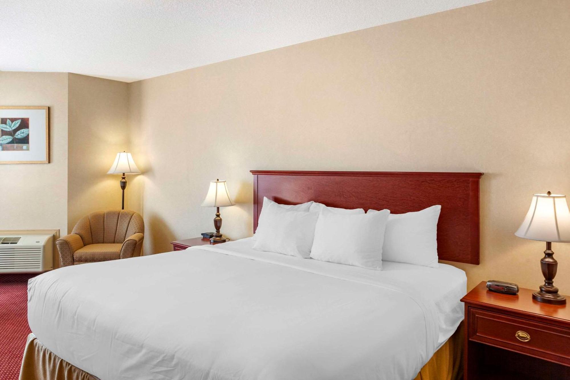 Quality Inn & Suites Edmonton International Airport Leduc Zewnętrze zdjęcie